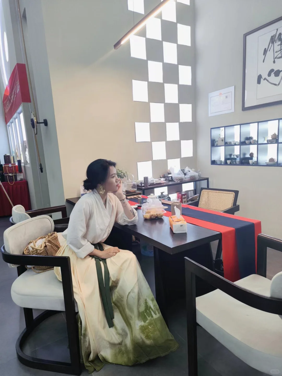 好消息：尼姑庵招聘了​坏消息：本科以上