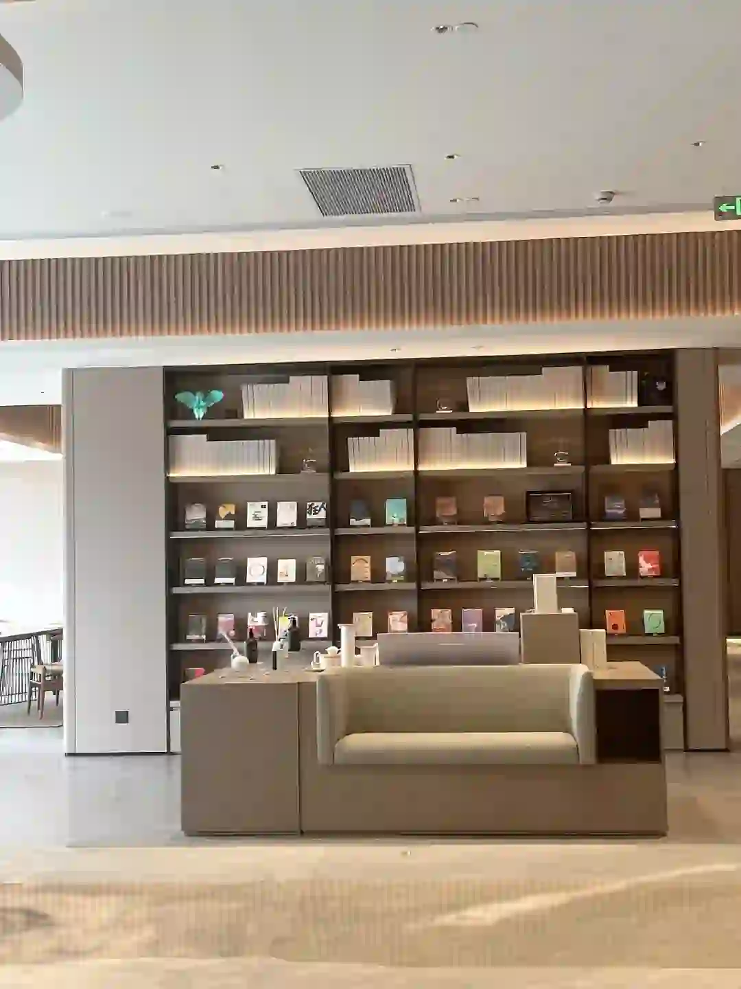 上海杨浦区 招聘酒店前台小姐姐一个👩