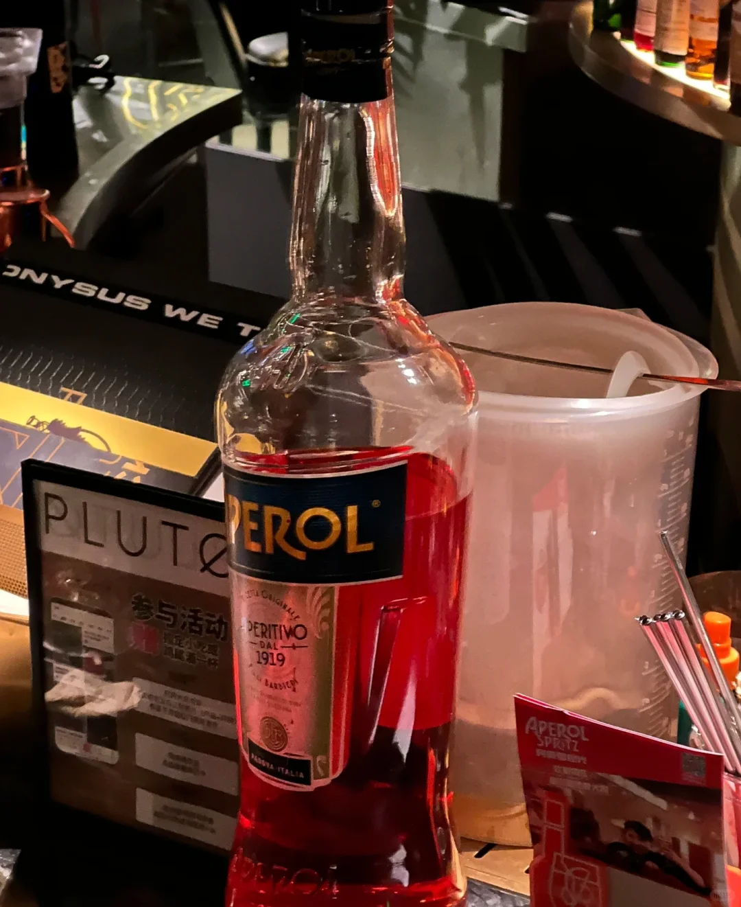 新开业清吧招聘服务员，包吃住