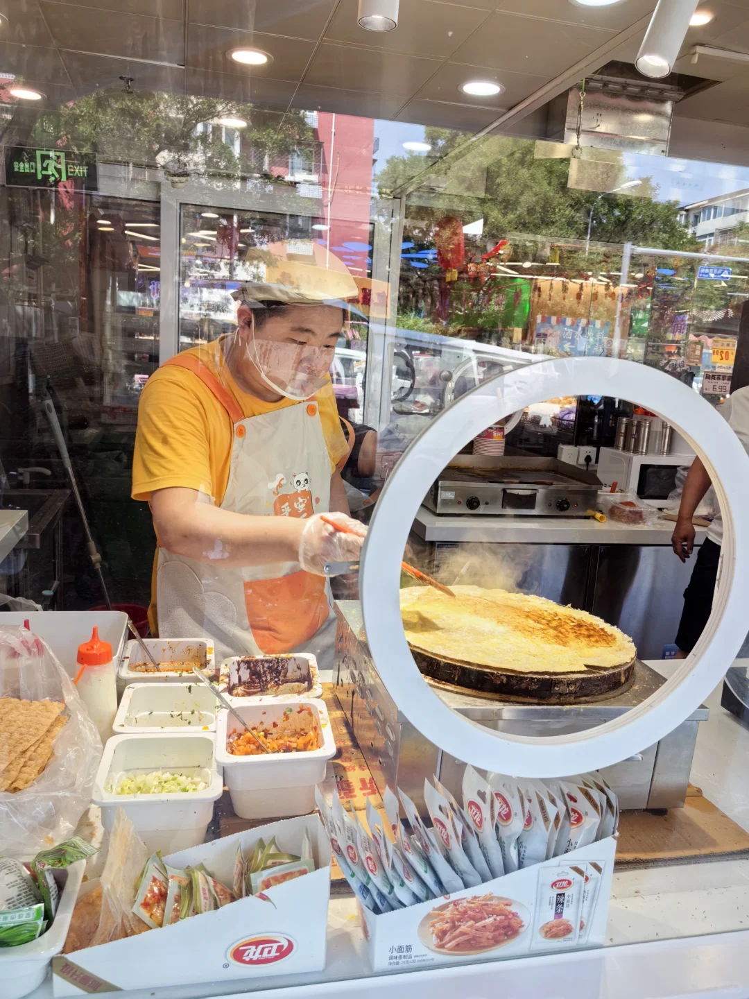 大门口煎饼店招聘员工学徒工