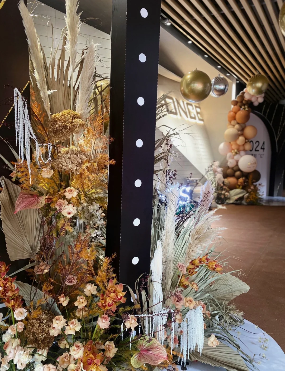 神仙公司 上班可撸猫不打卡，五象招人