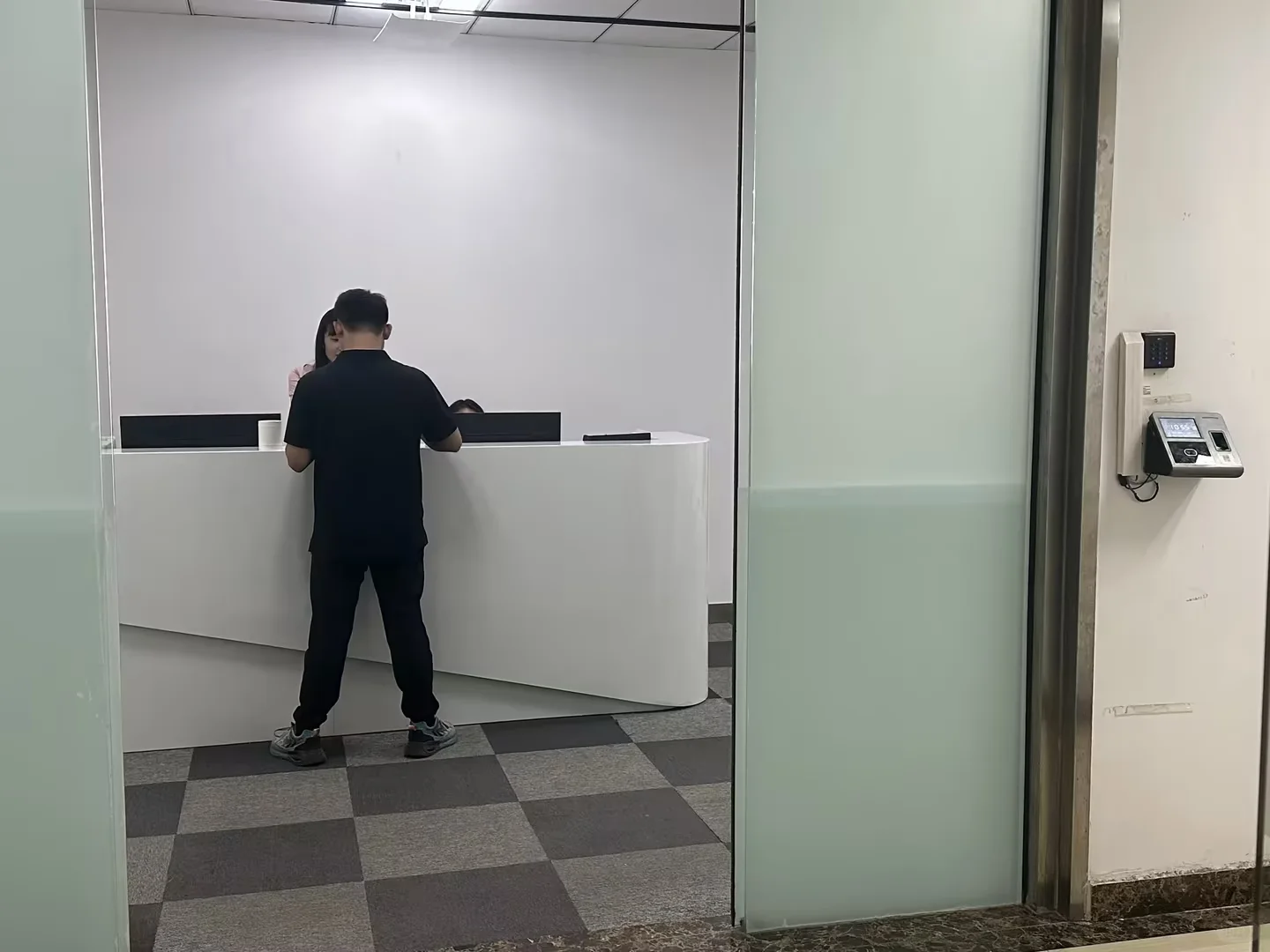 招人啦新开职场缺人呢！