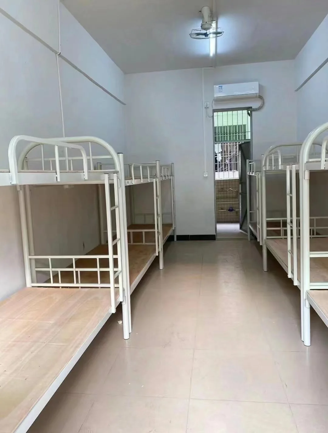 大量招聘暑假工 工作简单轻松 包吃包住