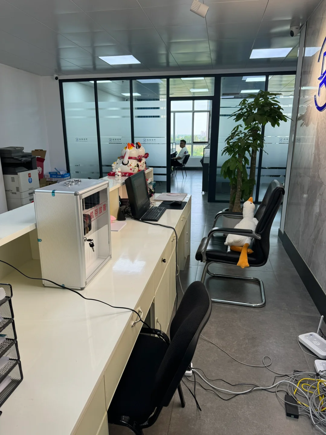 信贷专员招聘 小白也行 高薪无外出 ！！！