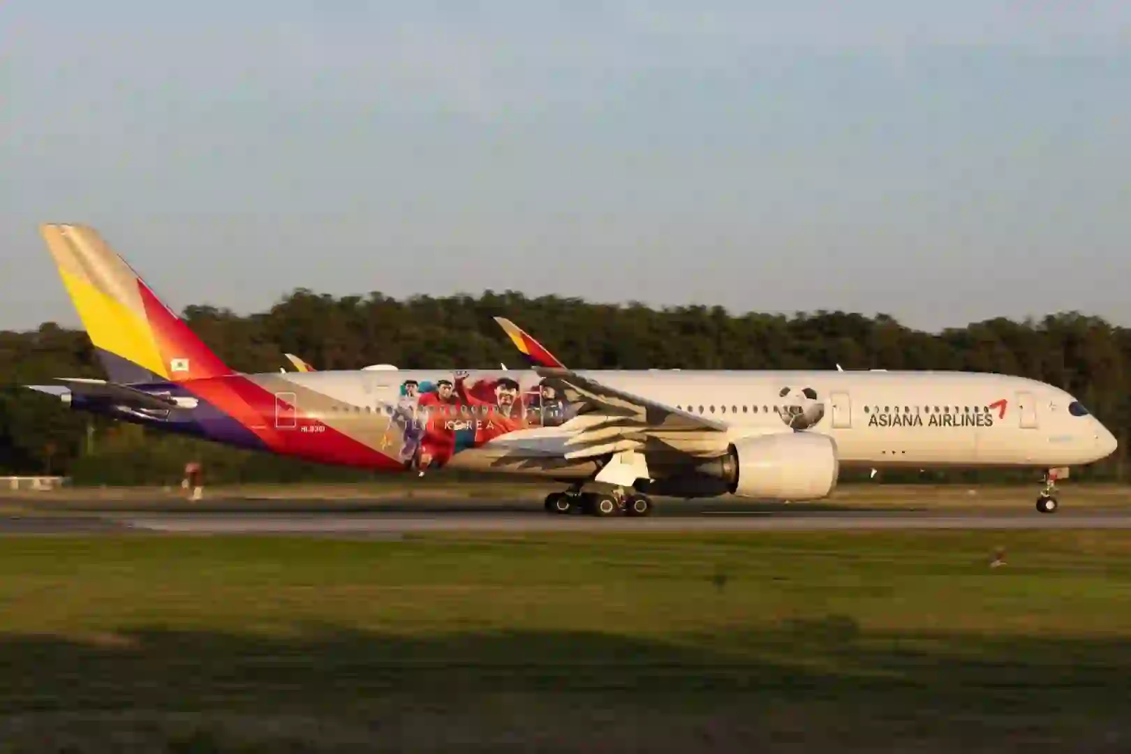 韩亚航空公司7月在北京招聘中国籍乘务员