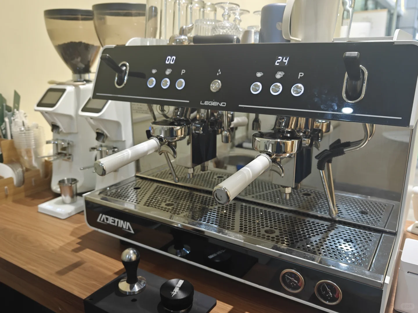 咖啡店招聘了，有人找工作吗