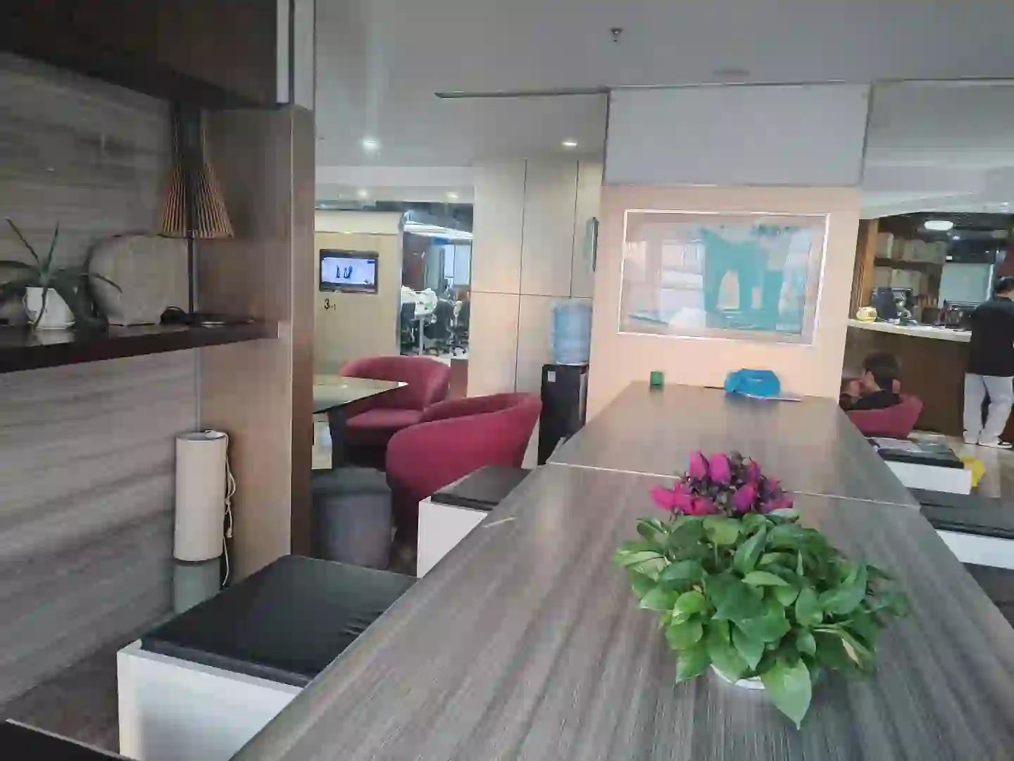 昆明包吃包住的公司来啦！🍎🐵🐵