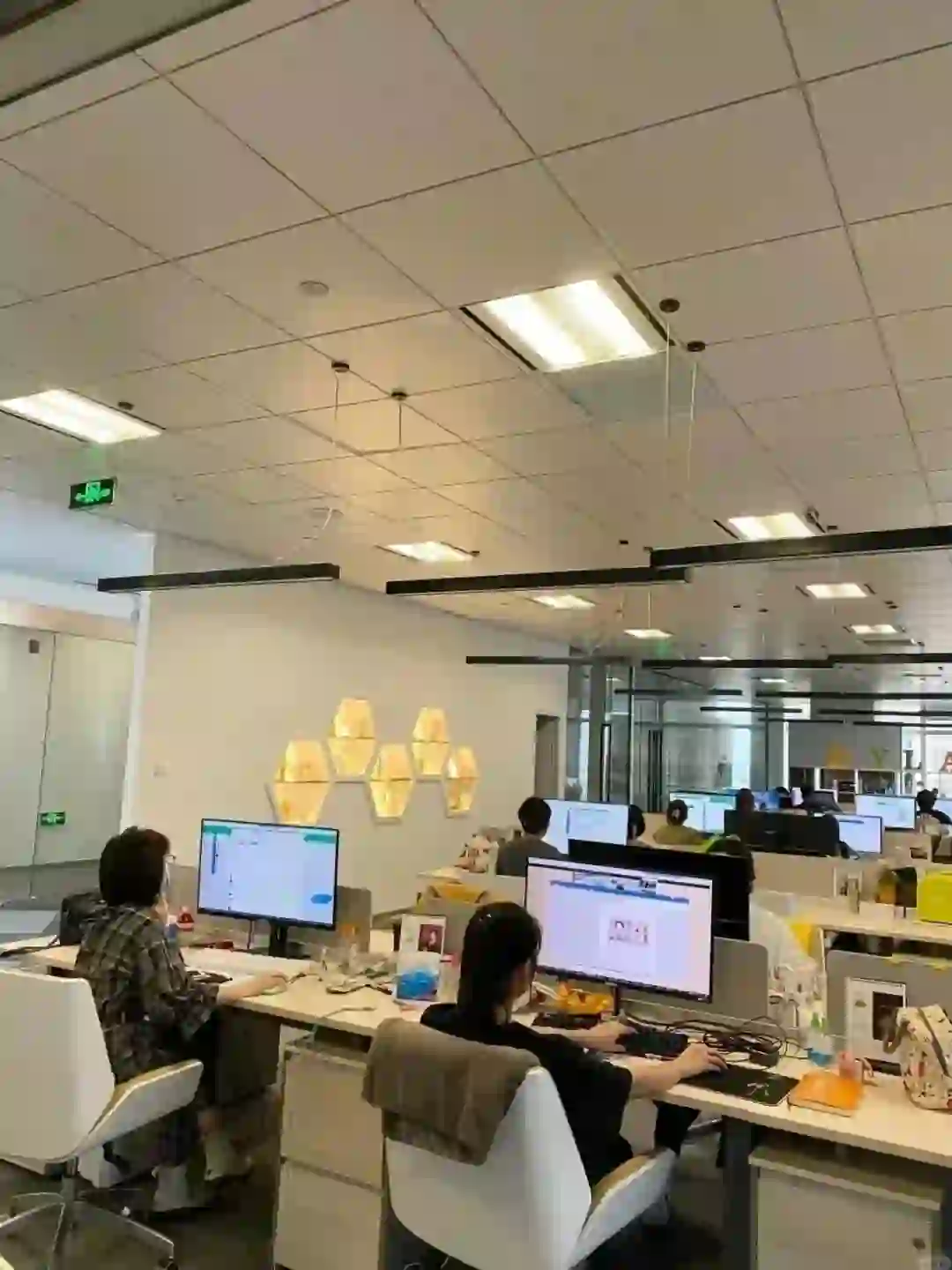 很多人不知道，10月证券公司是很好进的……