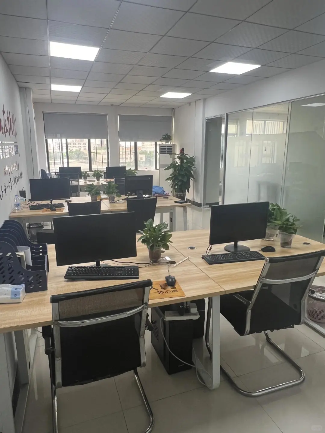 招聘文员啦！月4000-10000