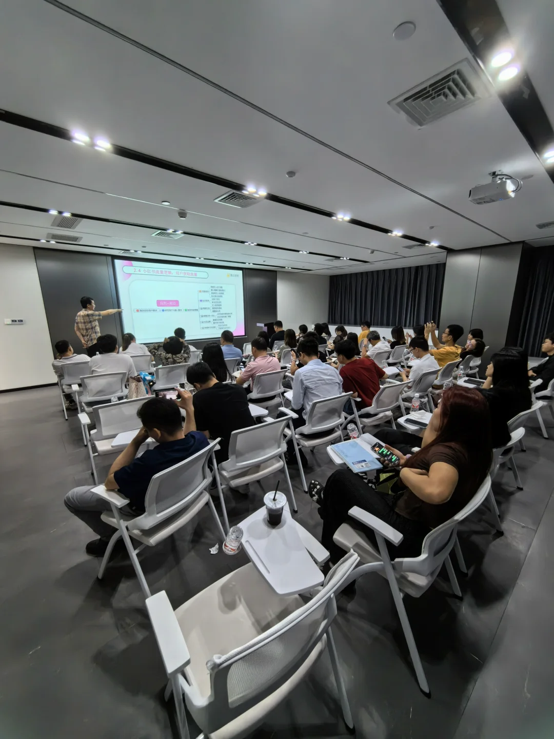 聘！聘！聘！佛山新媒体运营公司需要你的加入