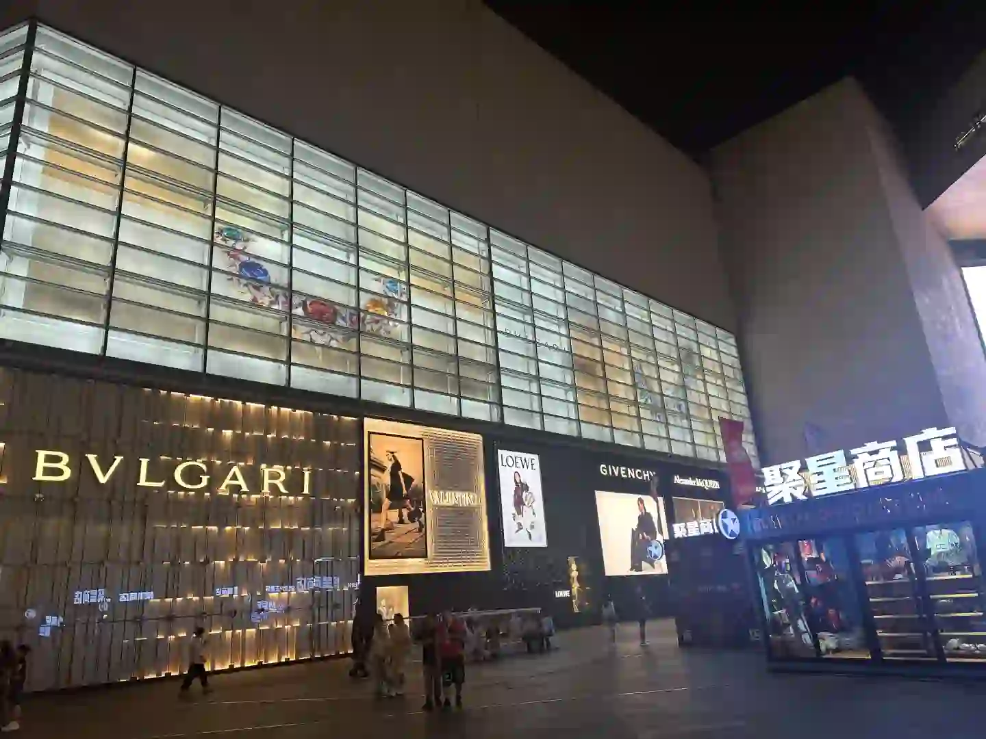 秋招央国企总行最爱的男女生画像