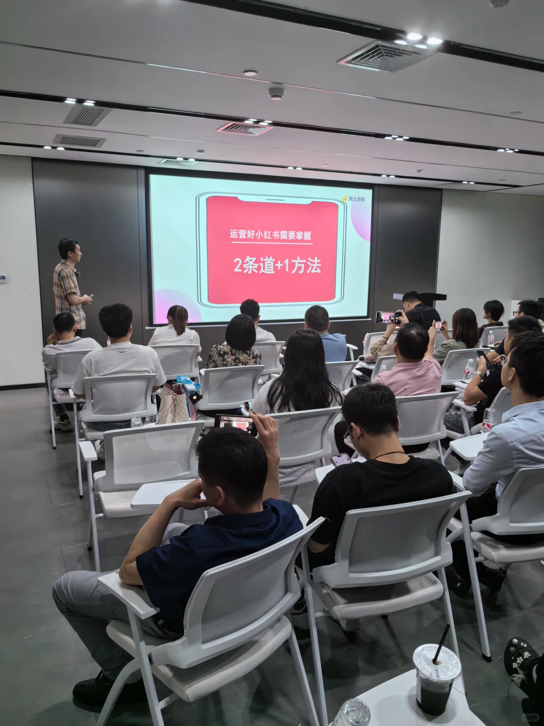 聘！聘！聘！佛山新媒体运营公司需要你的加入