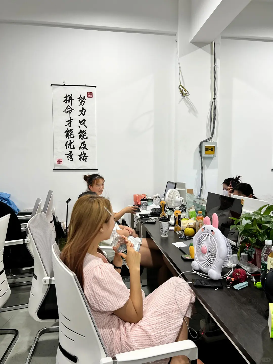 招聘文员啦！月4000-10000