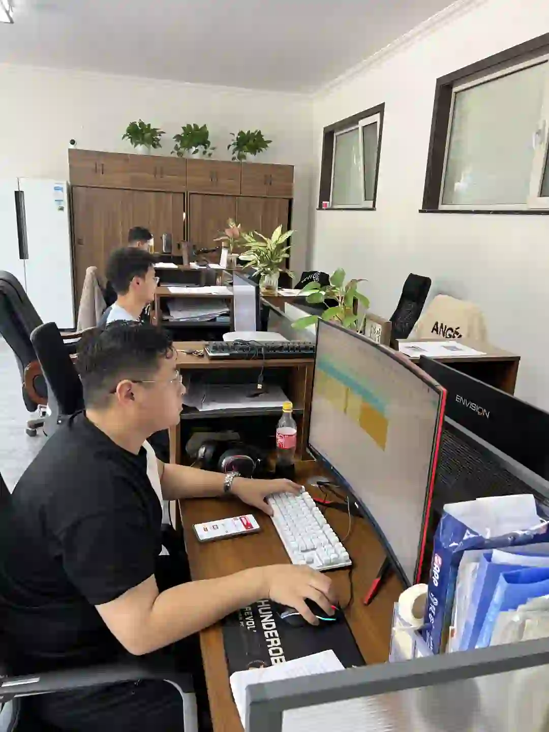 公司内部招聘女文员 2名