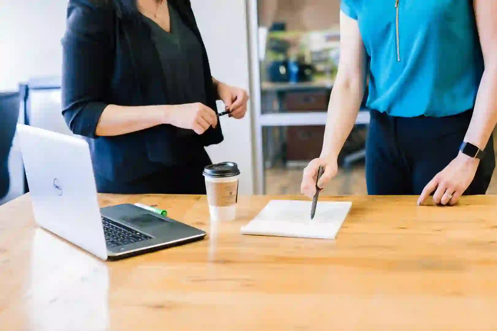 公司聘用正社员，有哪些成本？