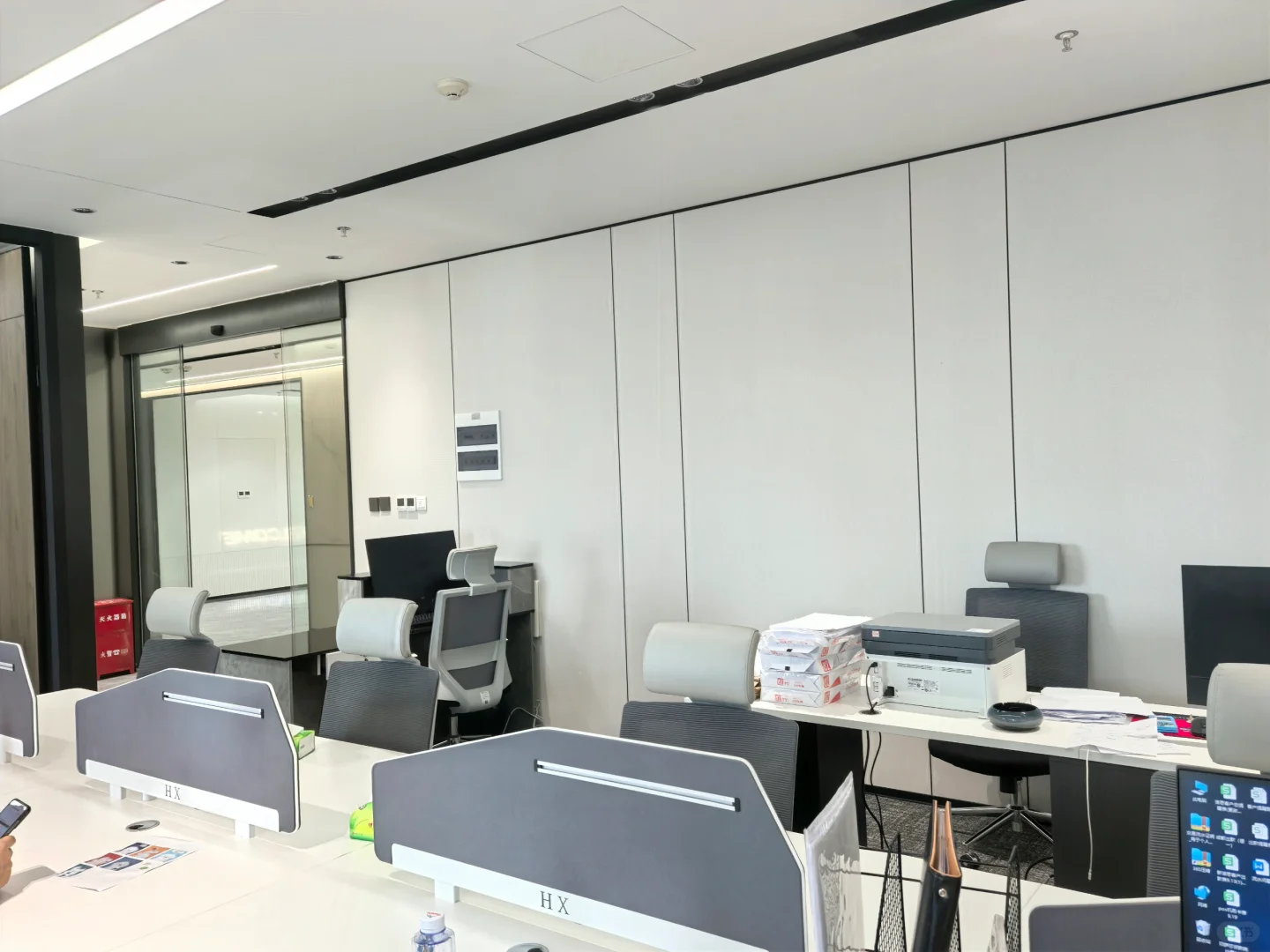 招个前台小姐姐