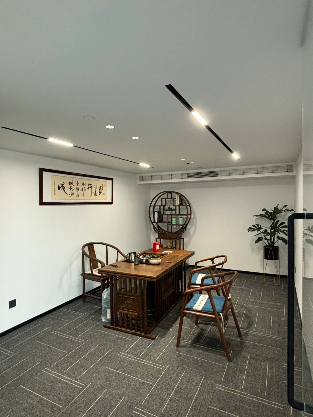 招|不限学历经验 想要双休又想赚钱