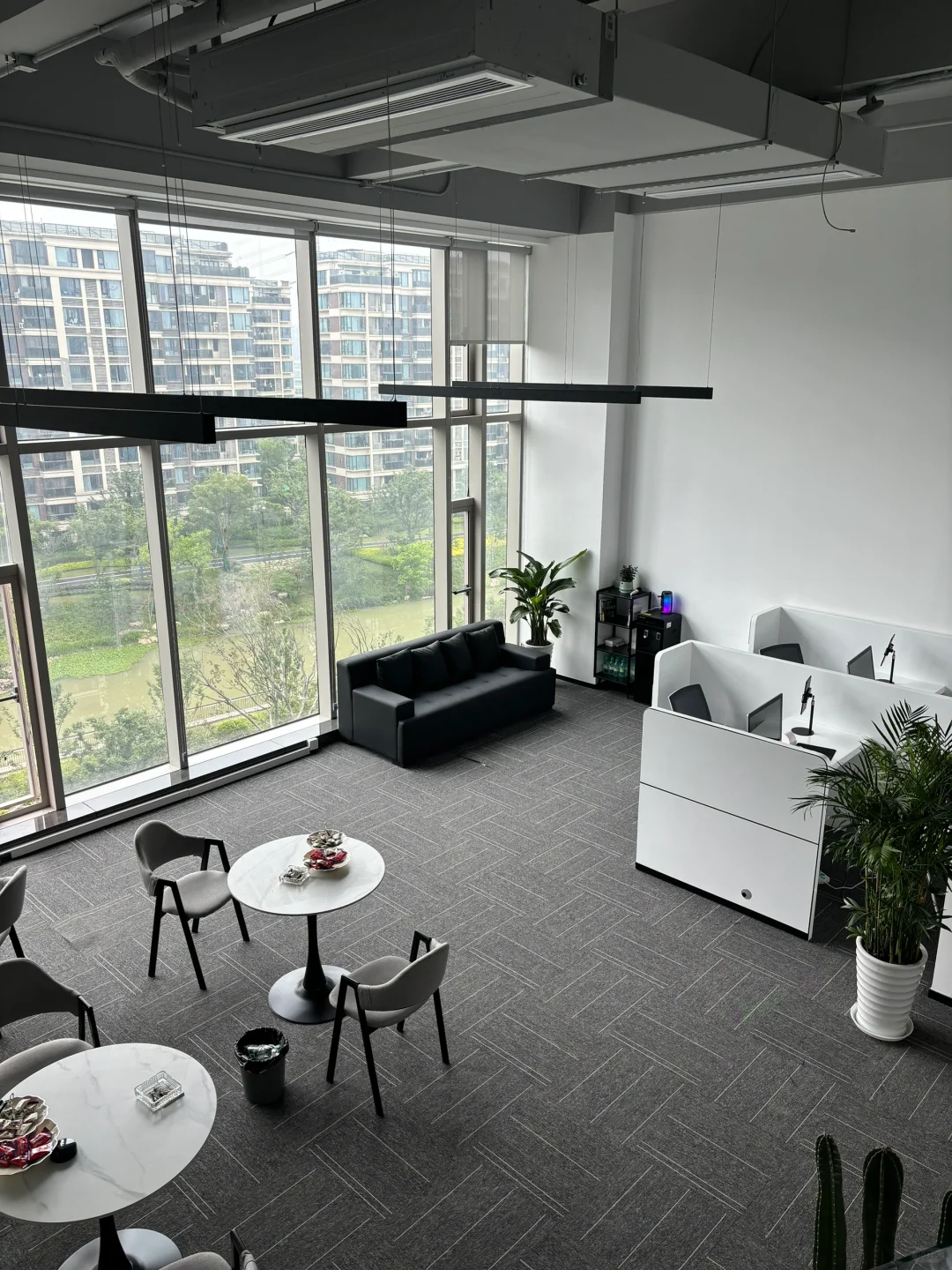 招|不限学历经验 想要双休又想赚钱