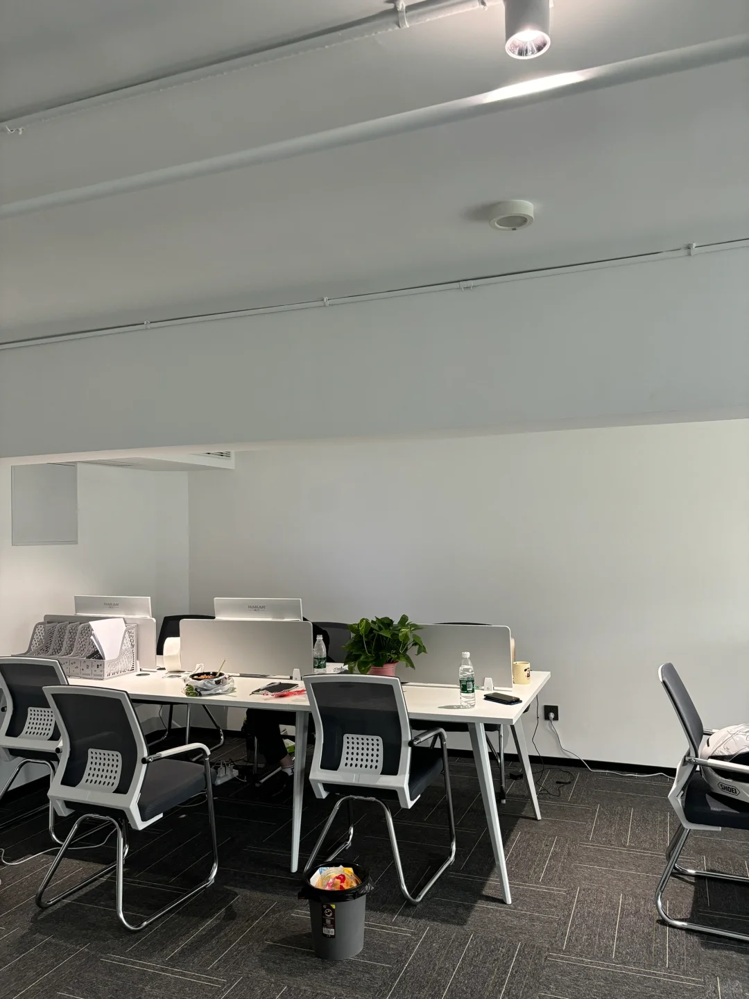 招|不限学历经验 想要双休又想赚钱