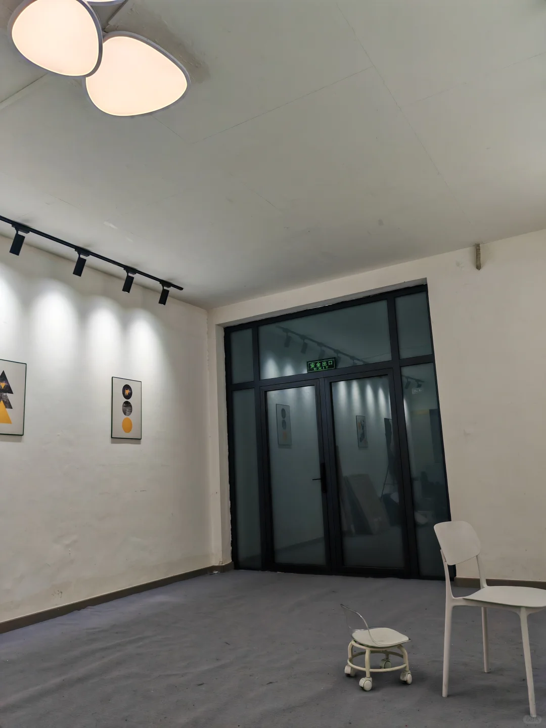 插播一条zhao聘信息！！