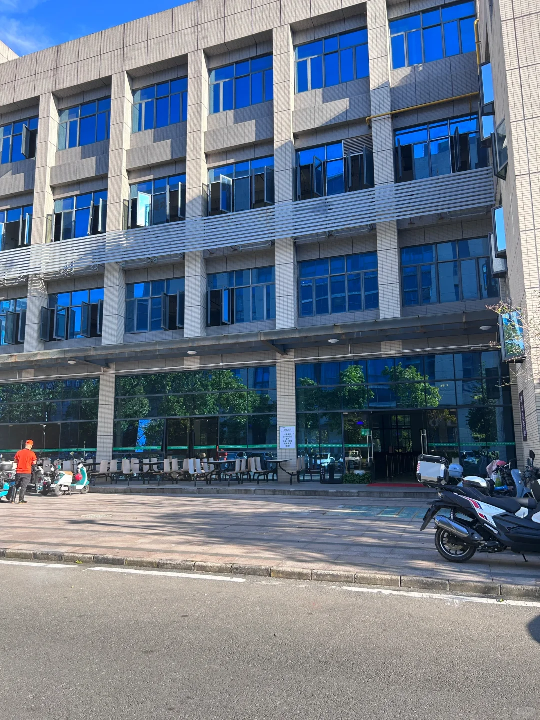 只招女生医疗厂月薪7000左右、我待了三年多