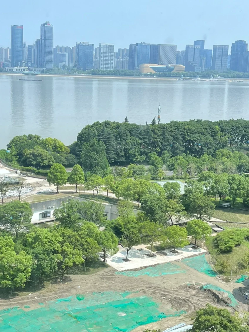 曾经做过面试官，我不建议任何人做编外