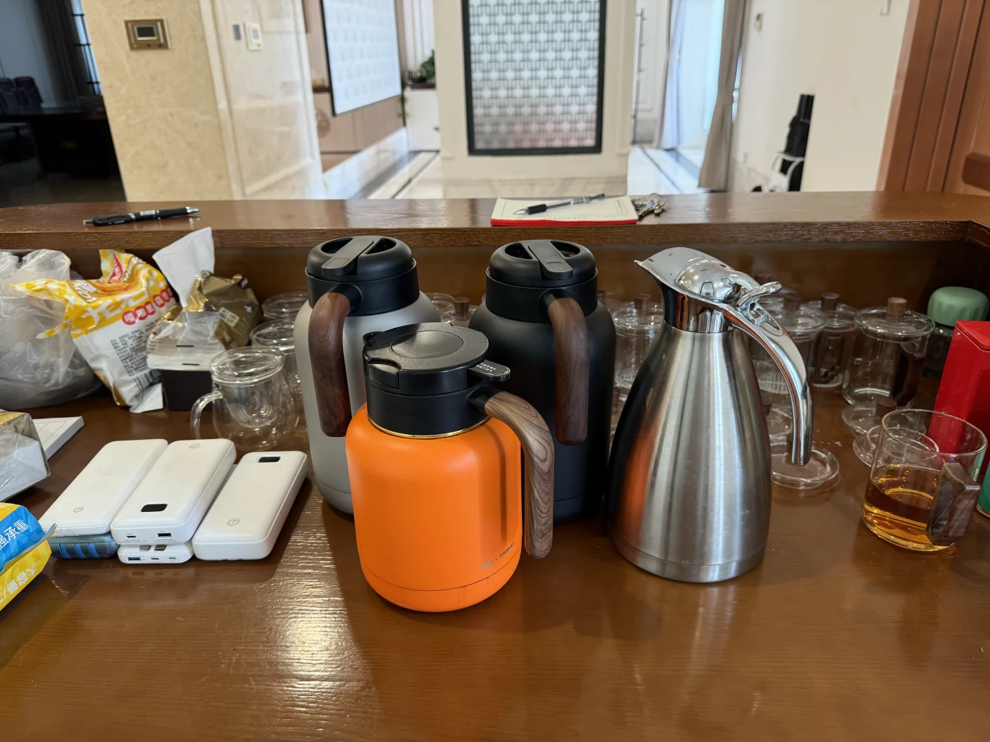 招聘会服 月休八天 薪资6500