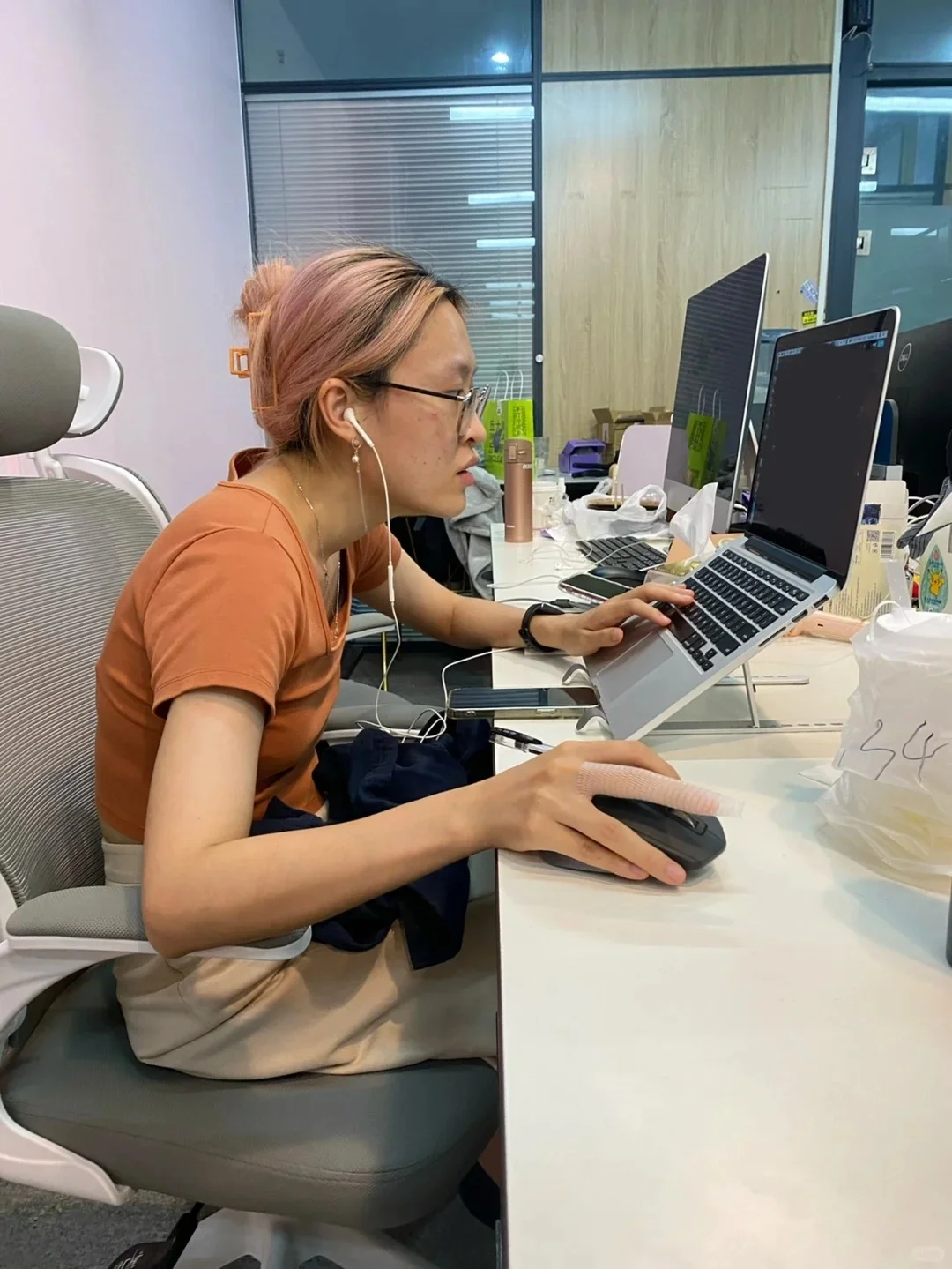 运营面试了一个专科女生，回答的稀巴烂…