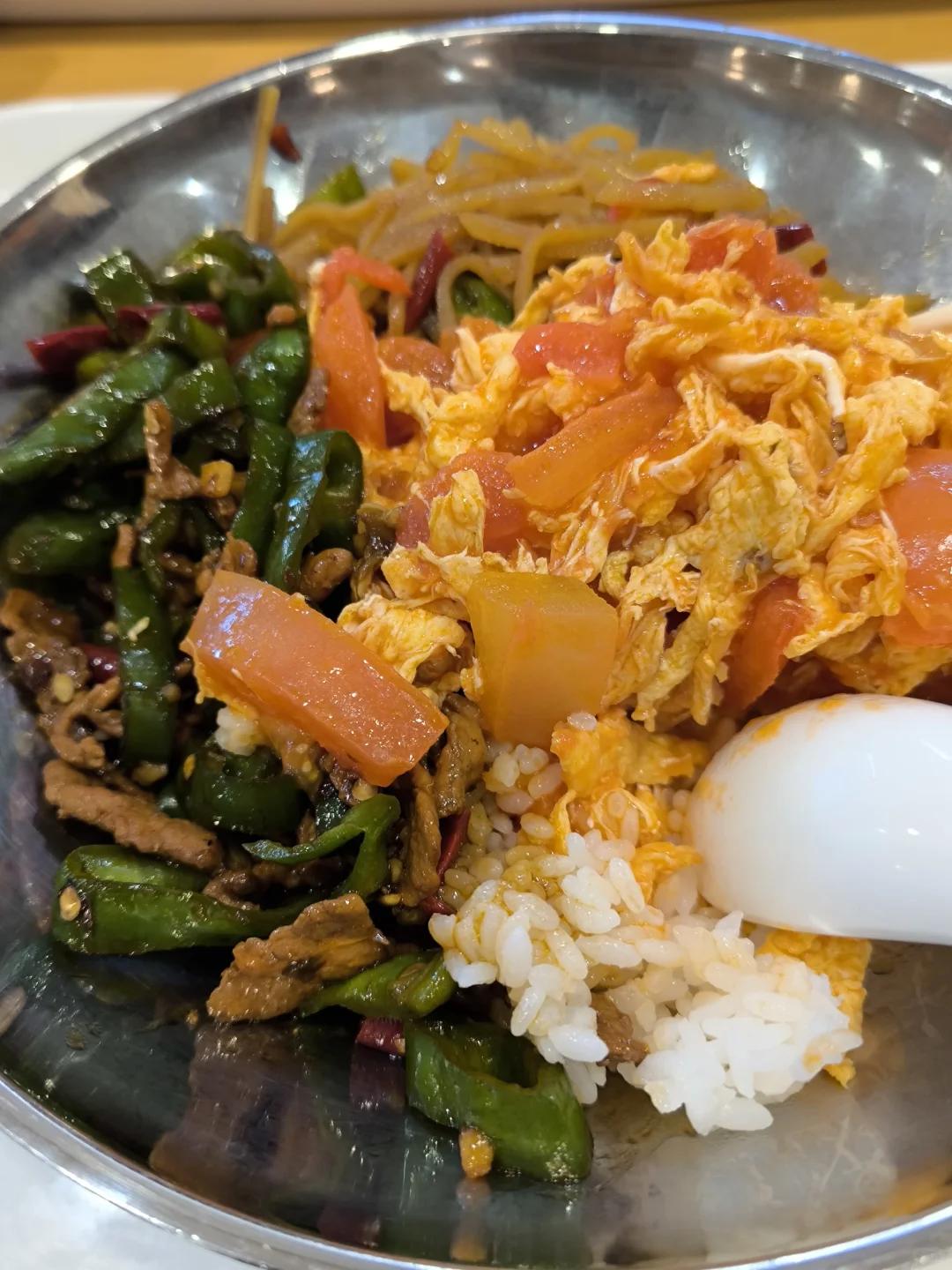 是谁在猪厂一边内推一边干饭