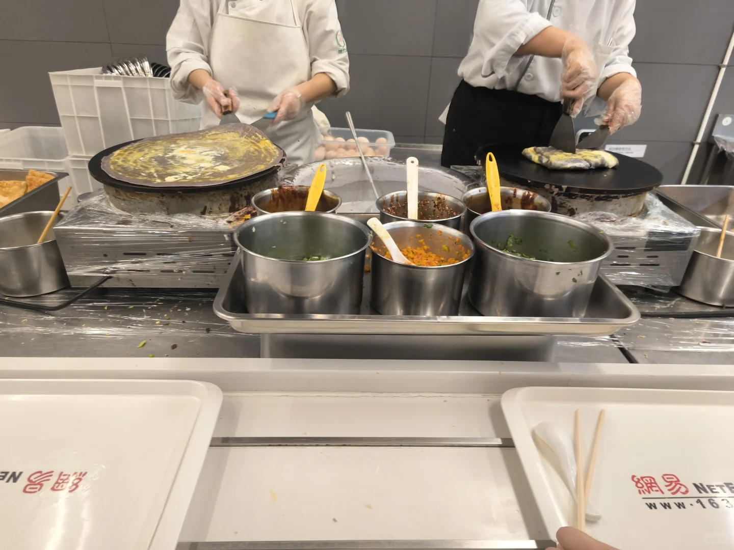 是谁在猪厂一边内推一边干饭