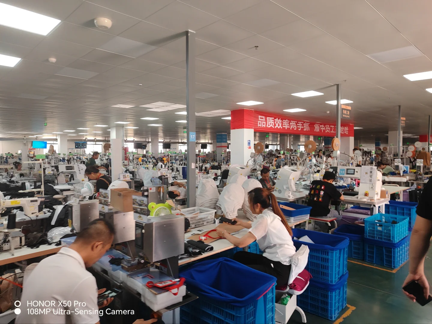 有喜欢进厂踩缝纫机的吗？女性优先哦～