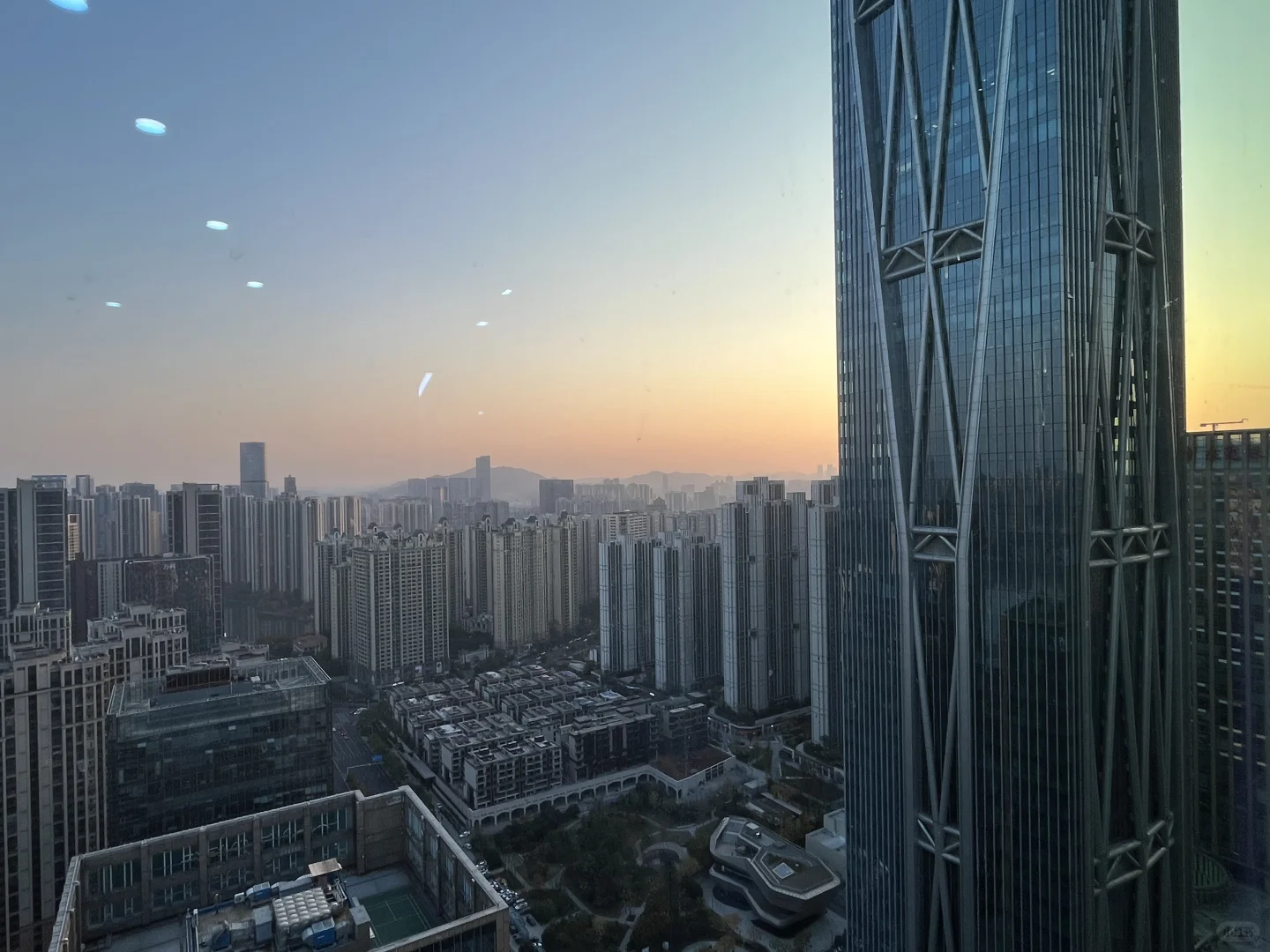 适合懒人的工作 不用打卡 早10晚5