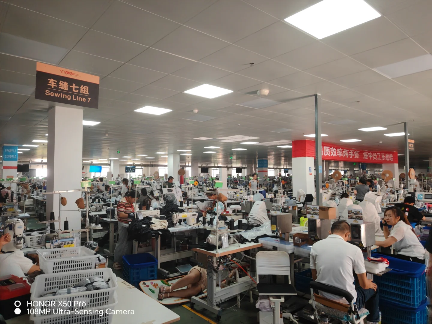 有喜欢进厂踩缝纫机的吗？女性优先哦～