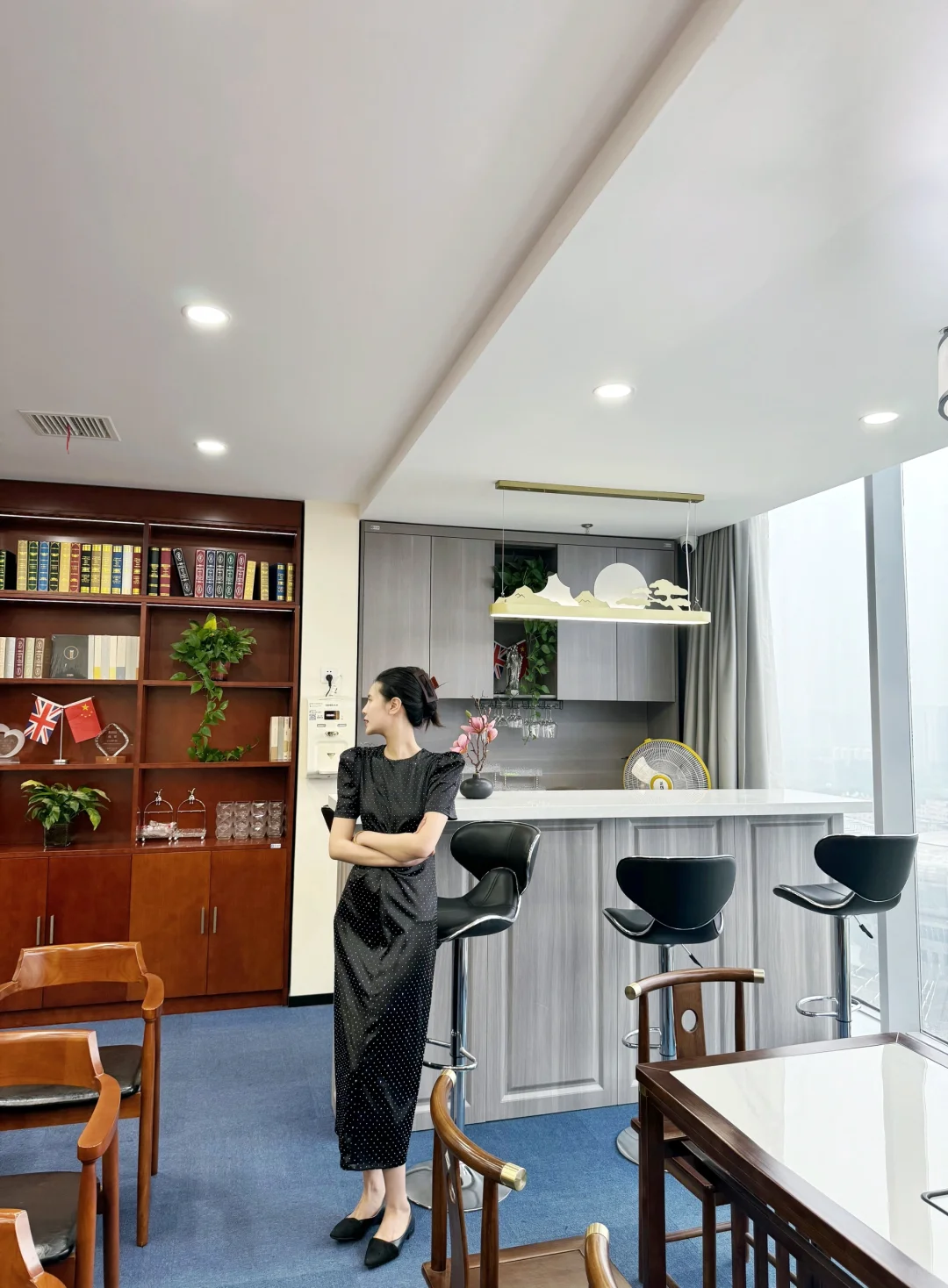 招聘 首月底薪3000元