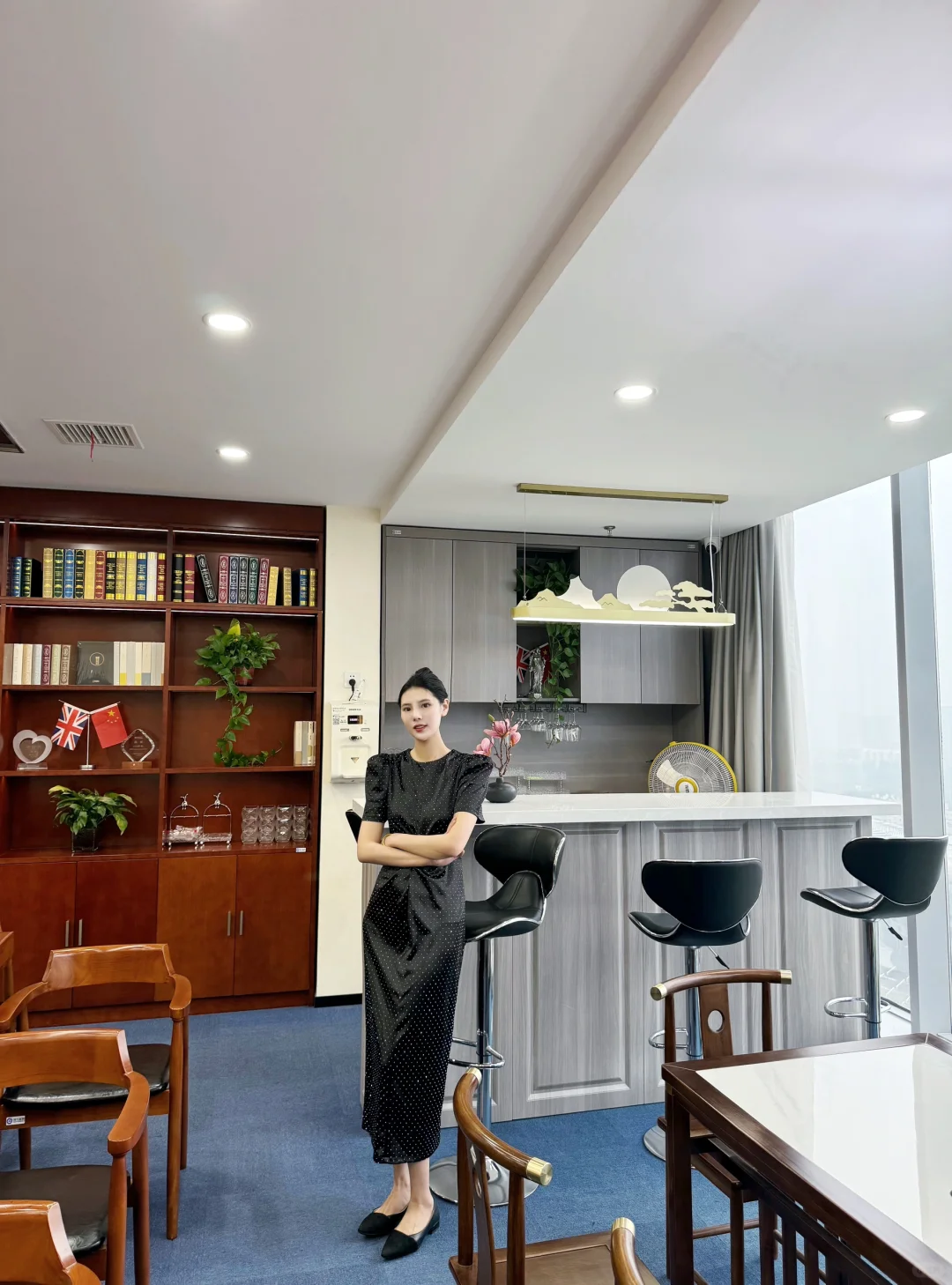 招聘 首月底薪3000元