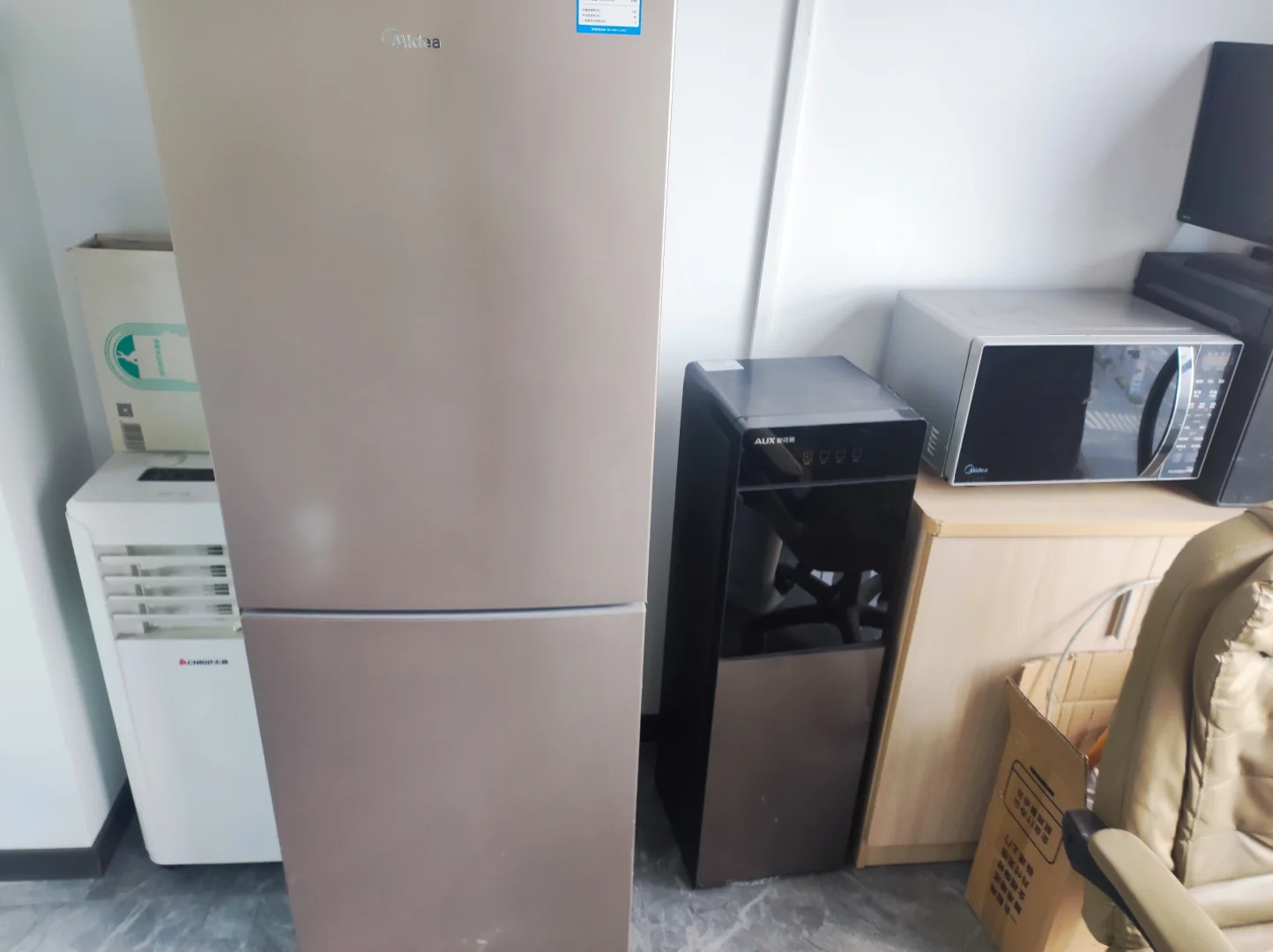 招和我一样会招人的人事