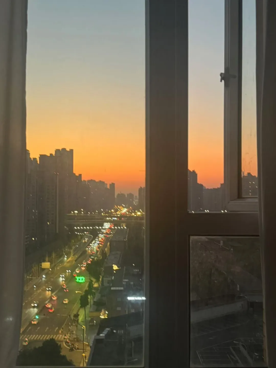 自家公司大量招聘，目前就俩人，需要元老