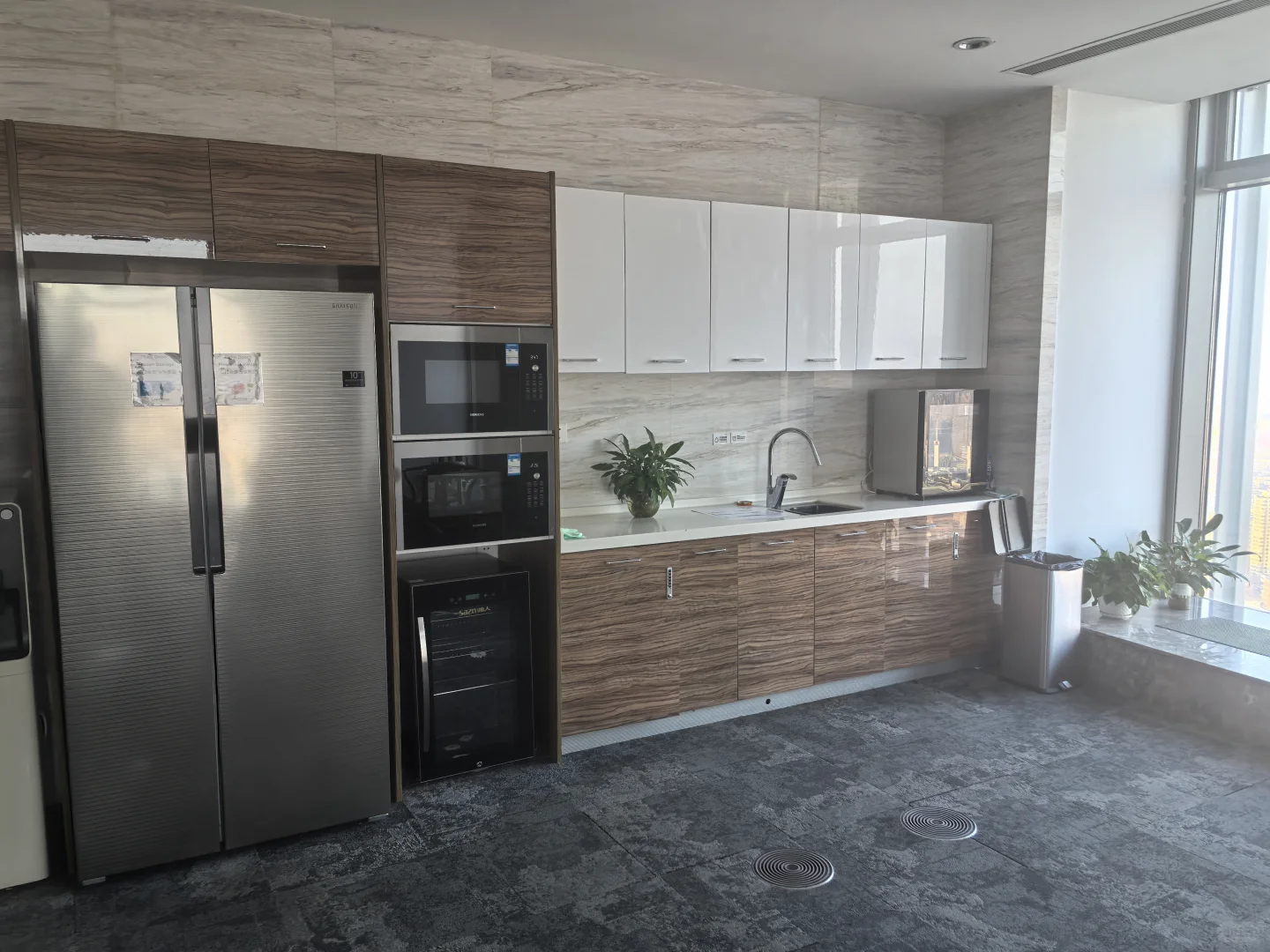 假装上班有限公司1.0版本正式成立了