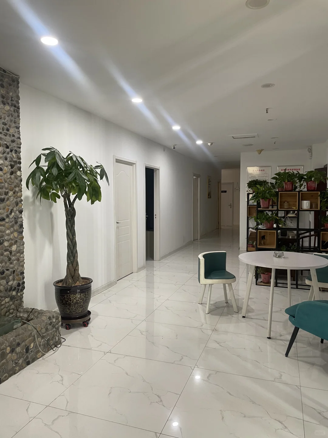 年底了，我就想问问离石还有谁在找工作