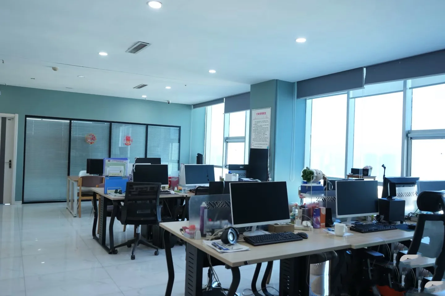 年底了，我就想问问离石还有谁在找工作