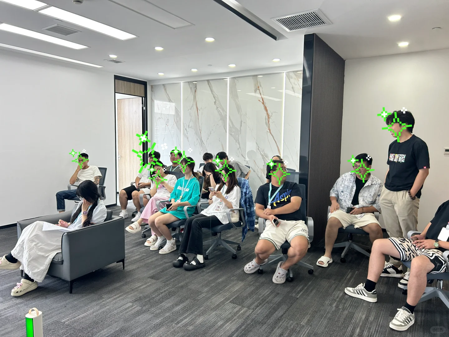 初创公司招人啦 加入我们 需要……