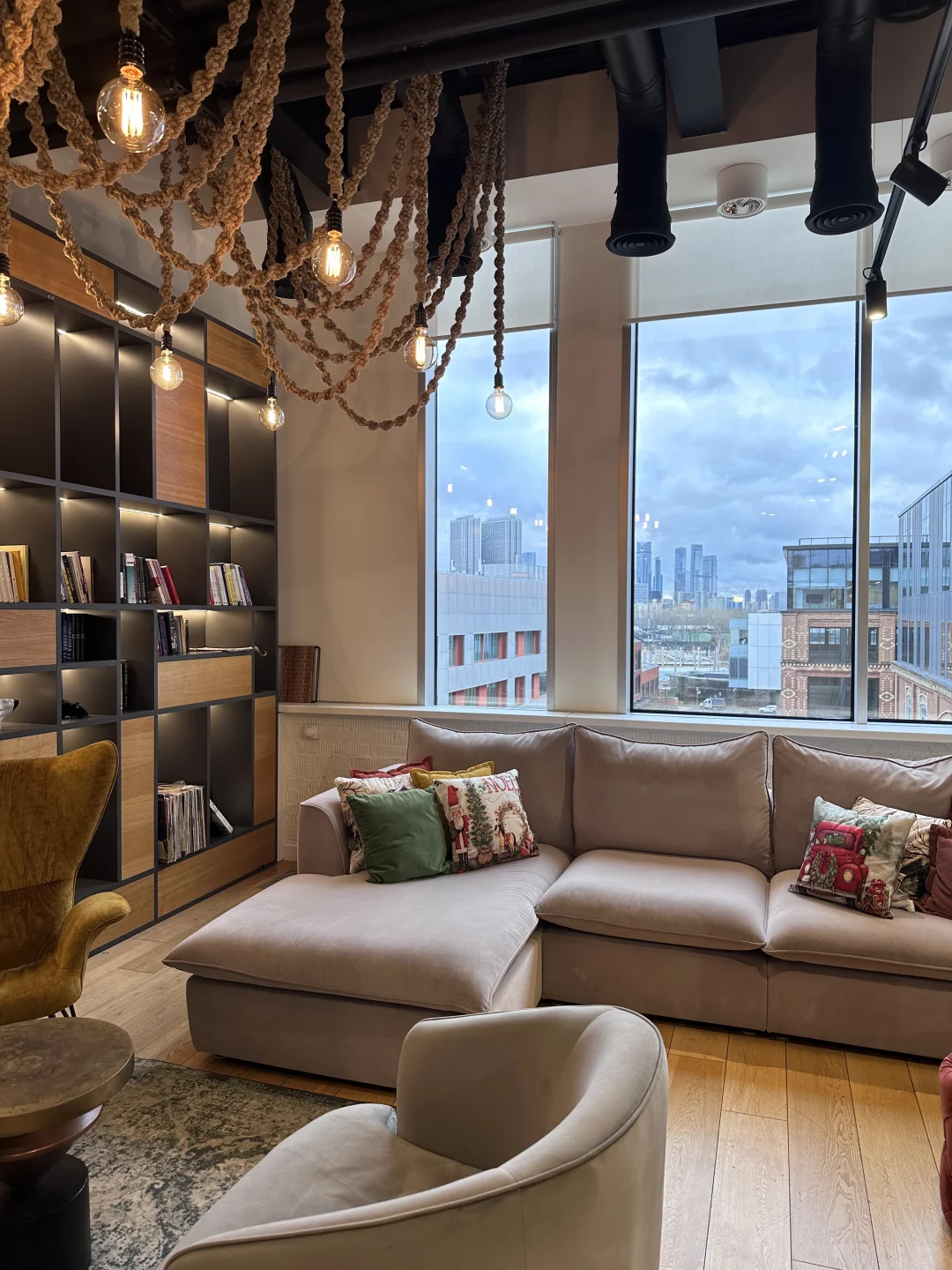 My office in Moscow 🇷🇺 这是我的办公室