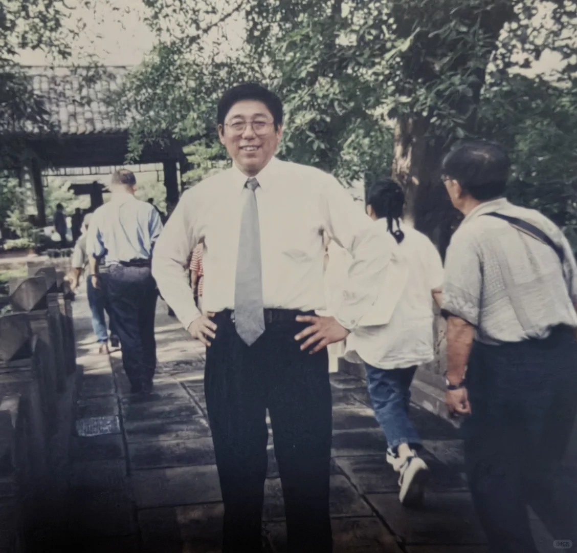 退休后一年内被聘三次。