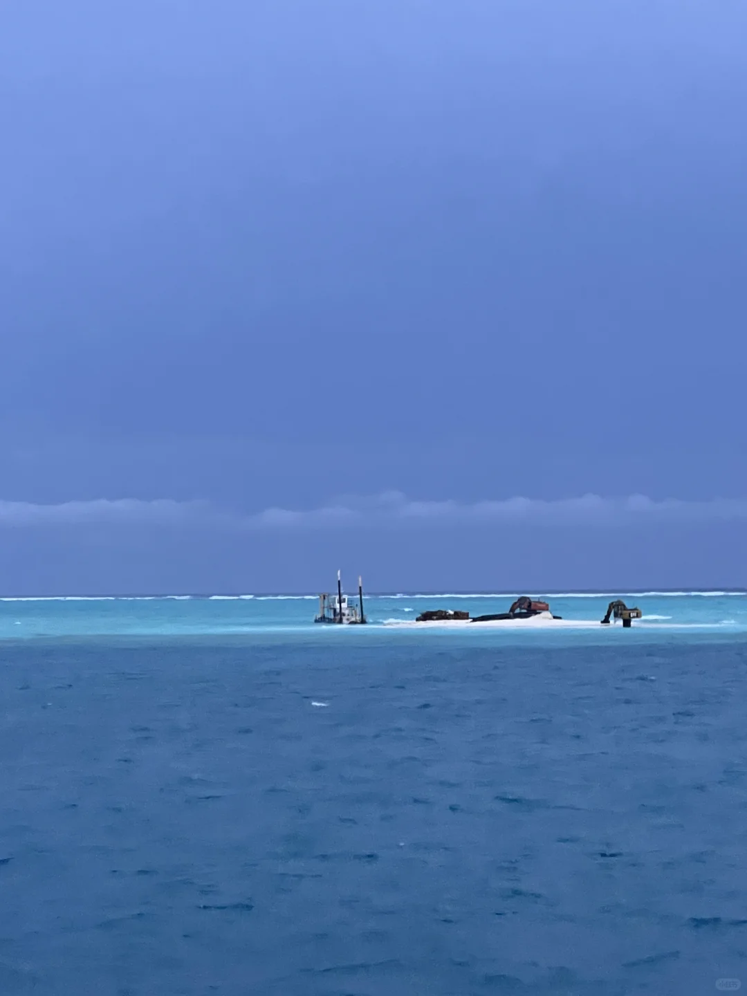 马尔代夫的海，落日余晖和我