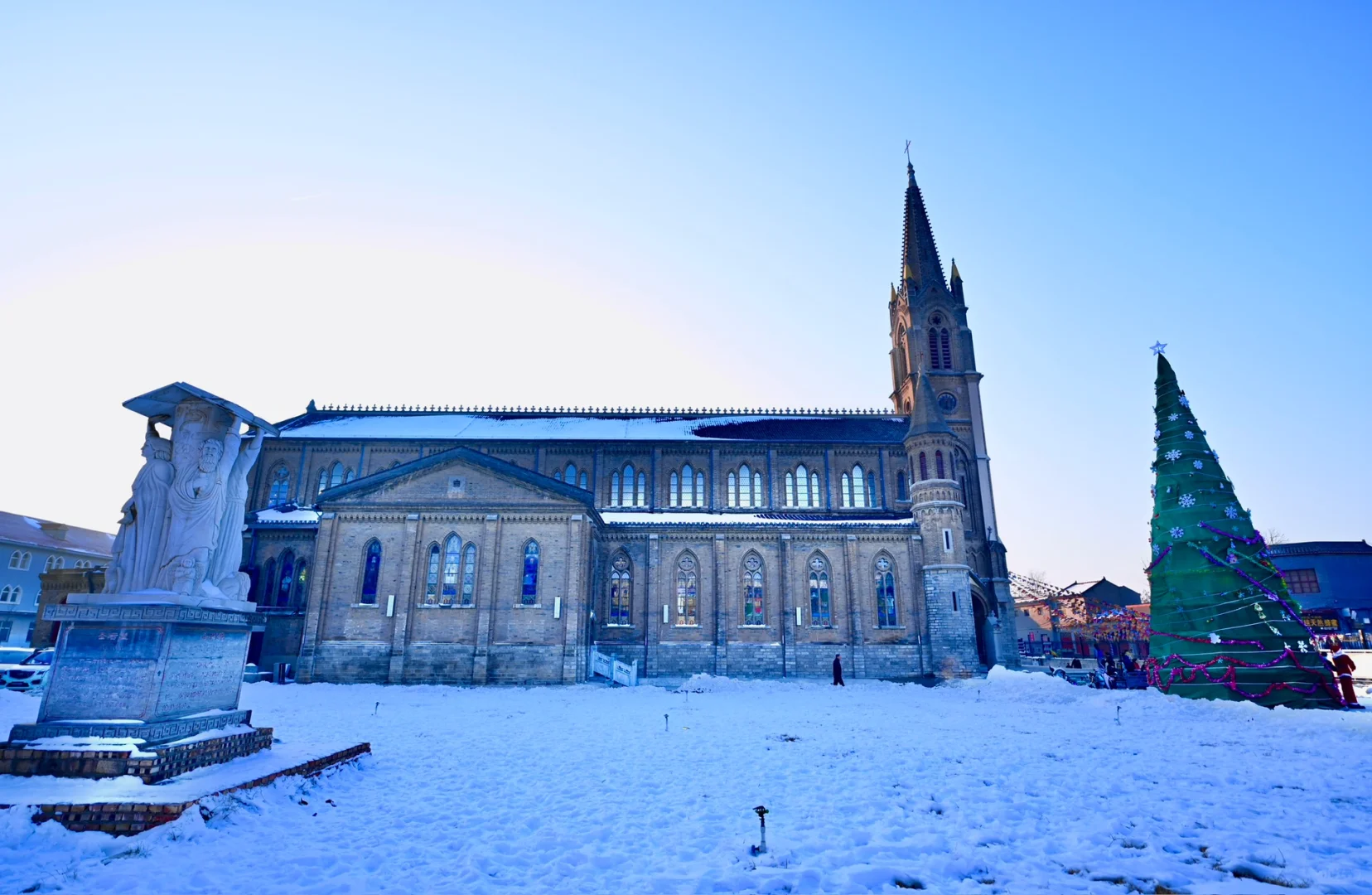 87年生李爽上任大名县县长被央视持续报道