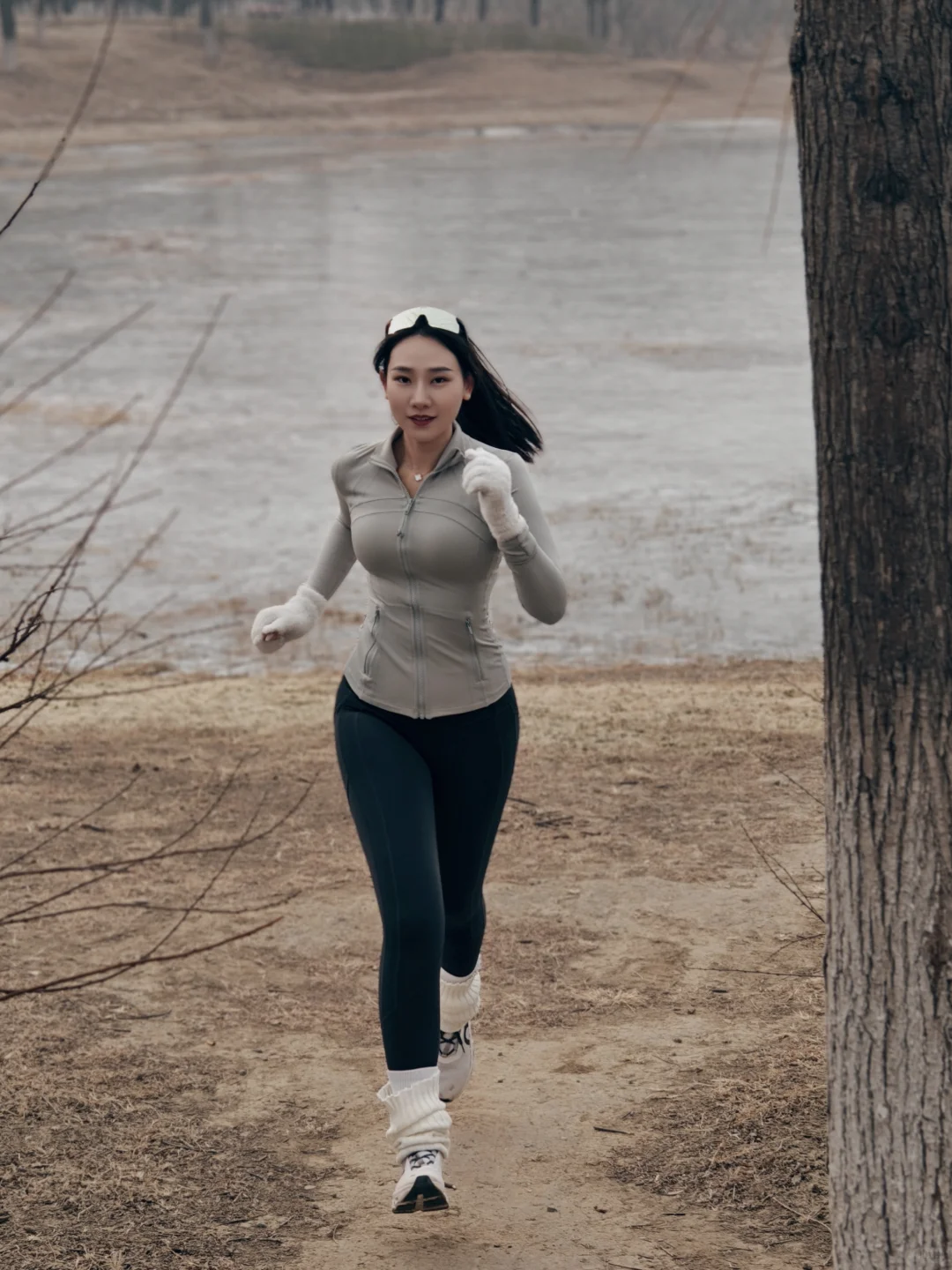 春节假期松弛一点～公园遛弯顺便跑几步🏃