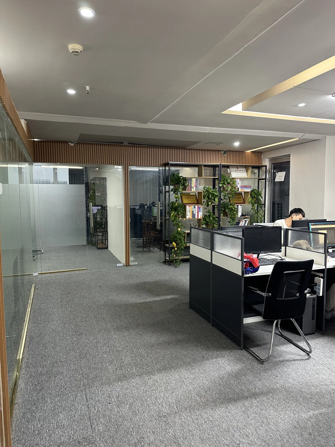 开年需要大量招聘文员，地点万达