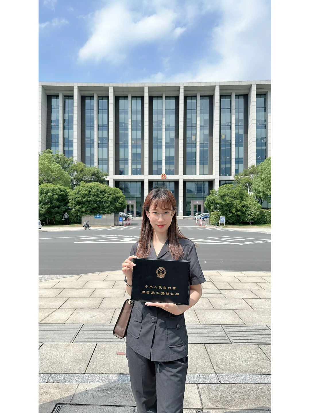 从此多了一只讨饭的碗