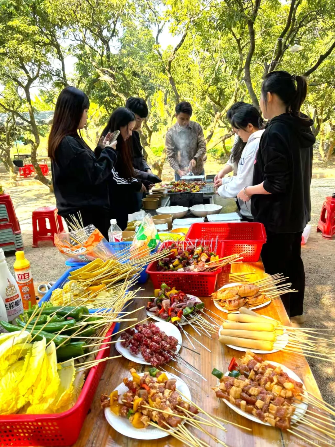 宝安西乡招网销双休~不限男女