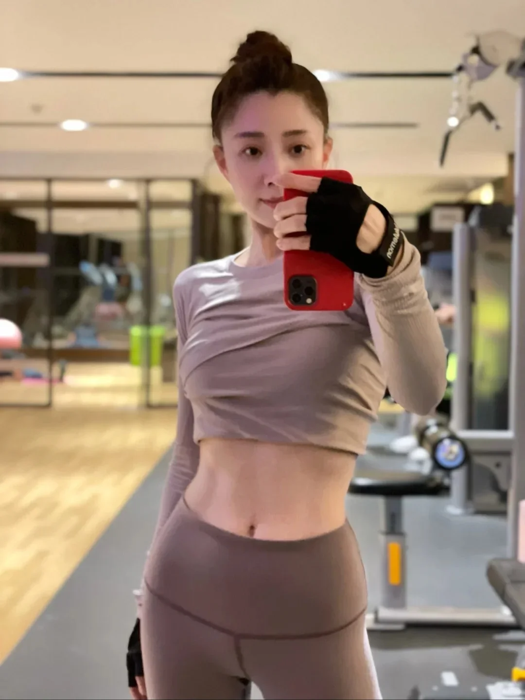 怪不得，快50了还被成为纯欲女神...